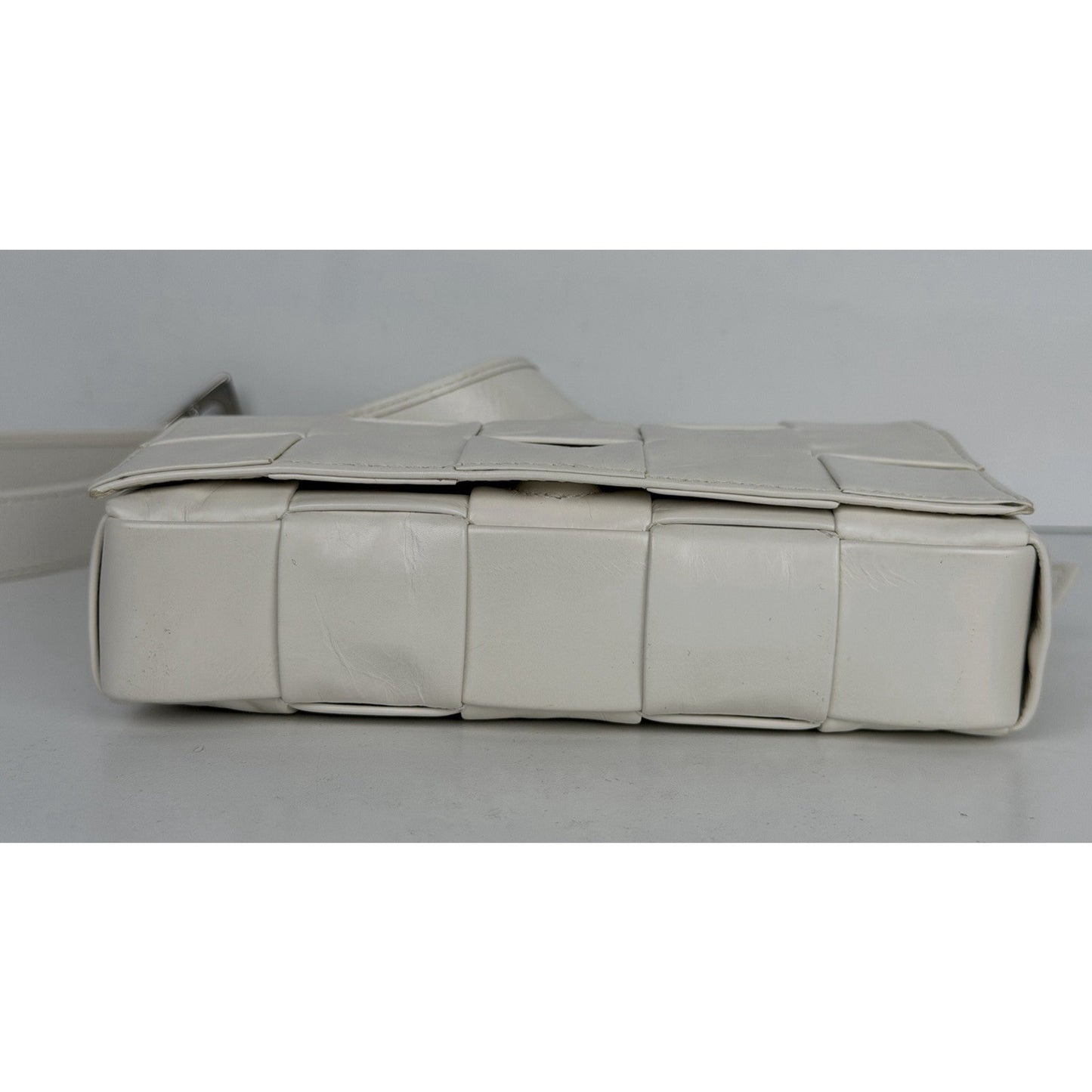 Bottega Veneta Cassette Bag Small Maxi Intrecciato Weave Lambskin Leather E1