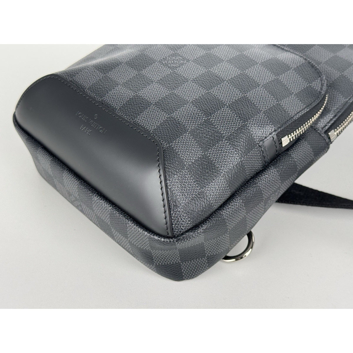 Louis Vuitton Avenue Sling Bag Damier Graphite Canvas D-2