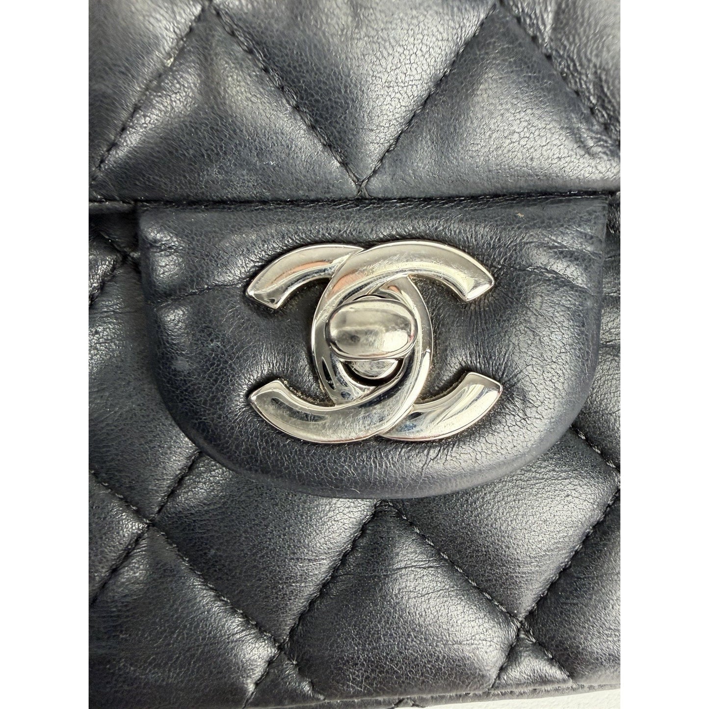 Chanel Classic Double Flap Bag Medium in Black Quilted Lambskin Leather 2018 C-5