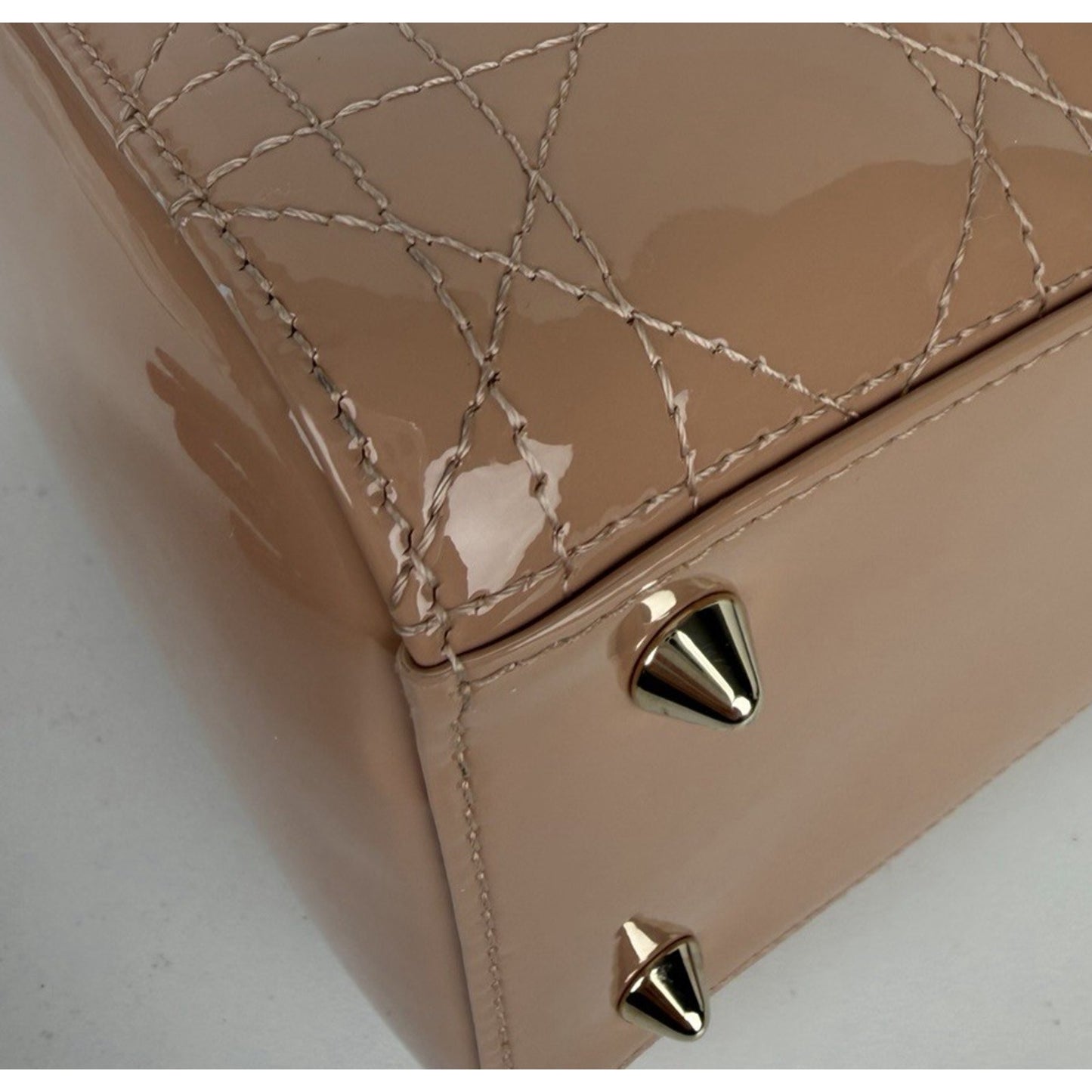 Christian Dior Lady Dior Medium Bag in Neutral High-Gloss Patent Leather D1