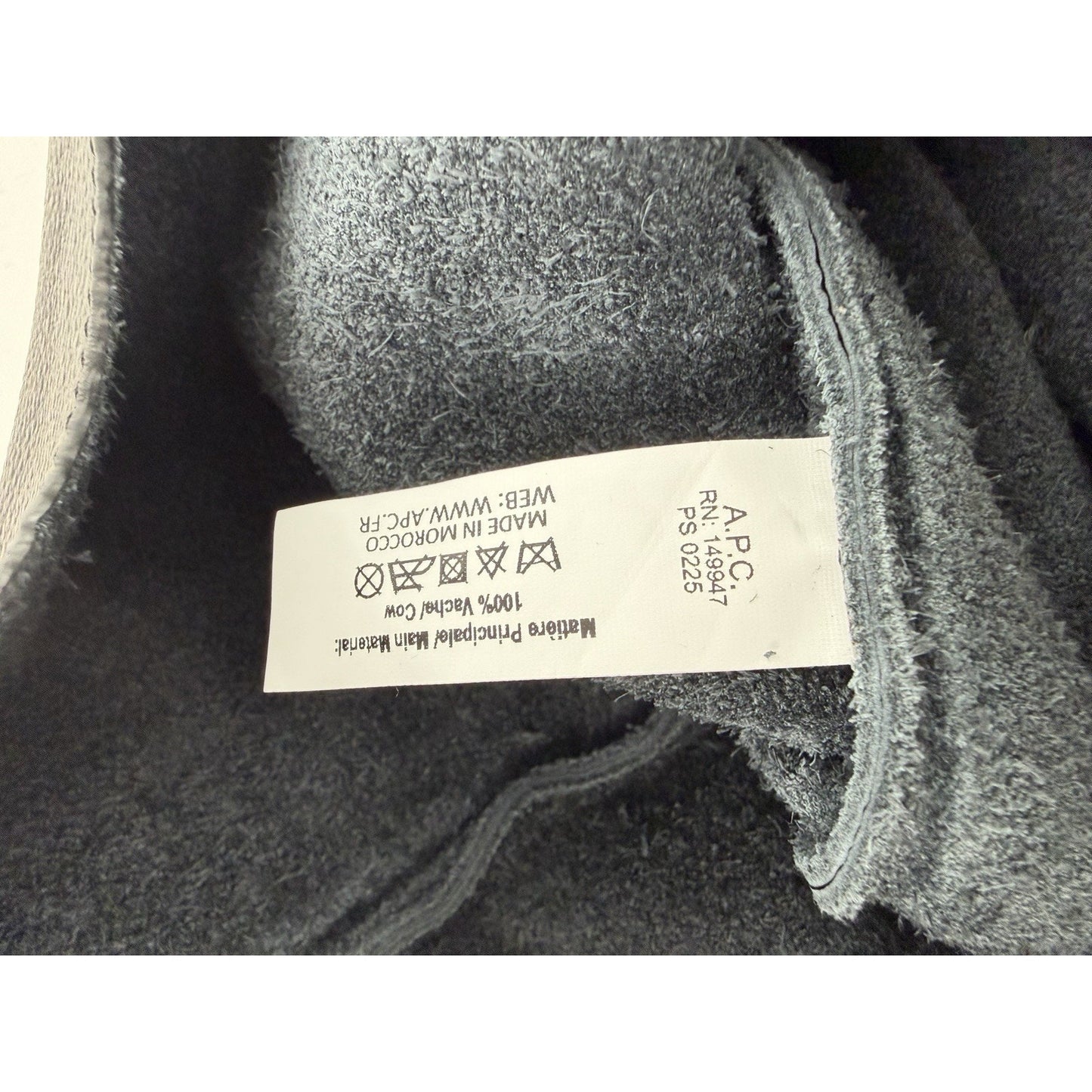A.P.C. Le Neige Slouchy Hobo Bag Unisex in Black Grained Leather S-19