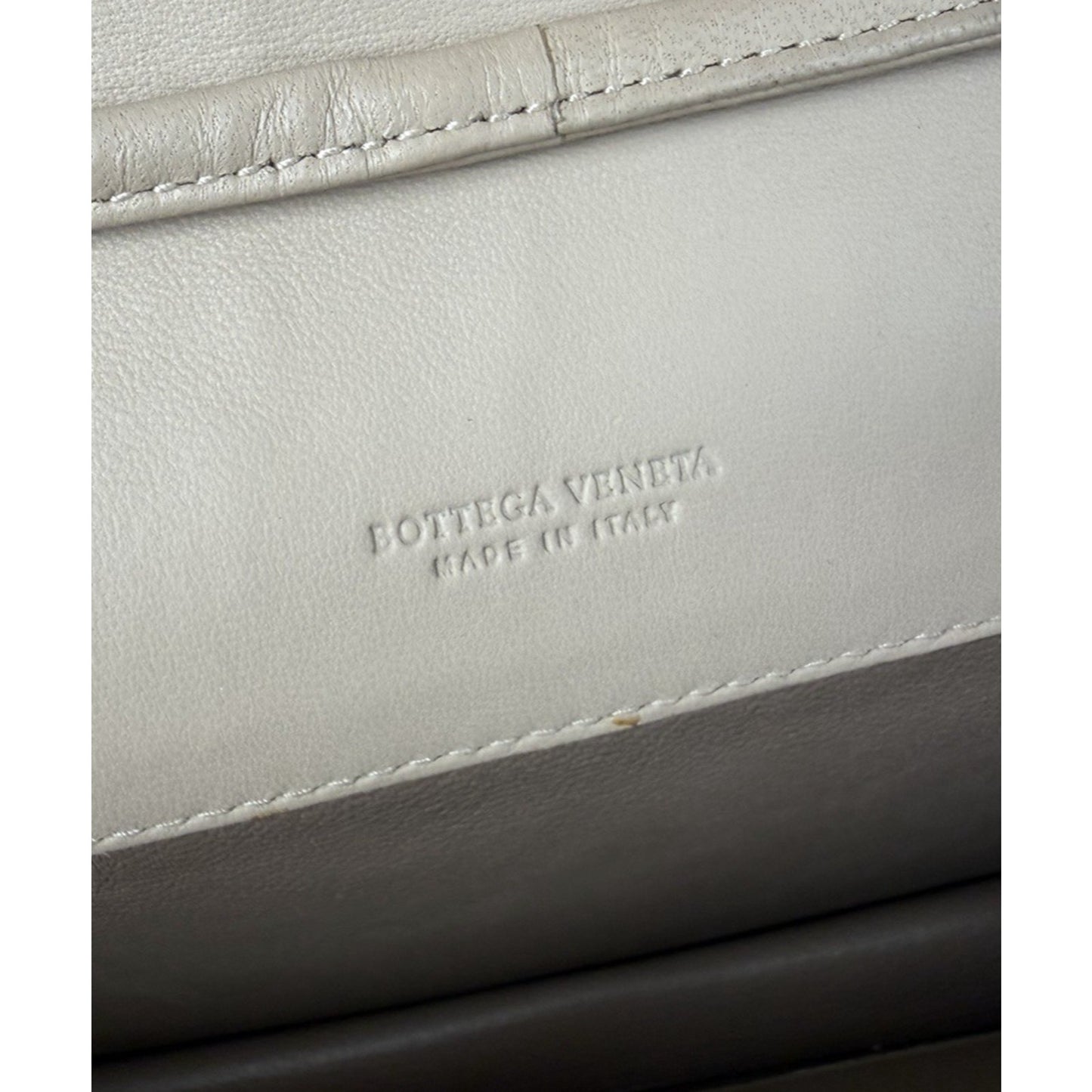 Bottega Veneta Crossbody Wallet On Chain Bag in Beige Intrecciato Leather S-05