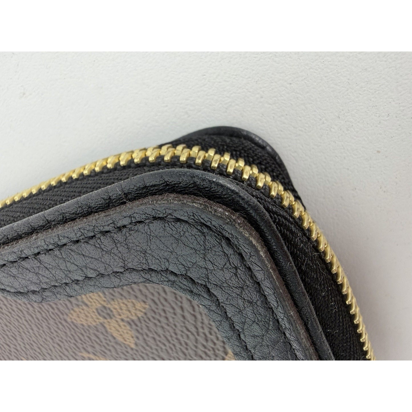 Louis Vuitton Monogram Daily Organizer Coated Canvas & Leather Corners 2015 S11