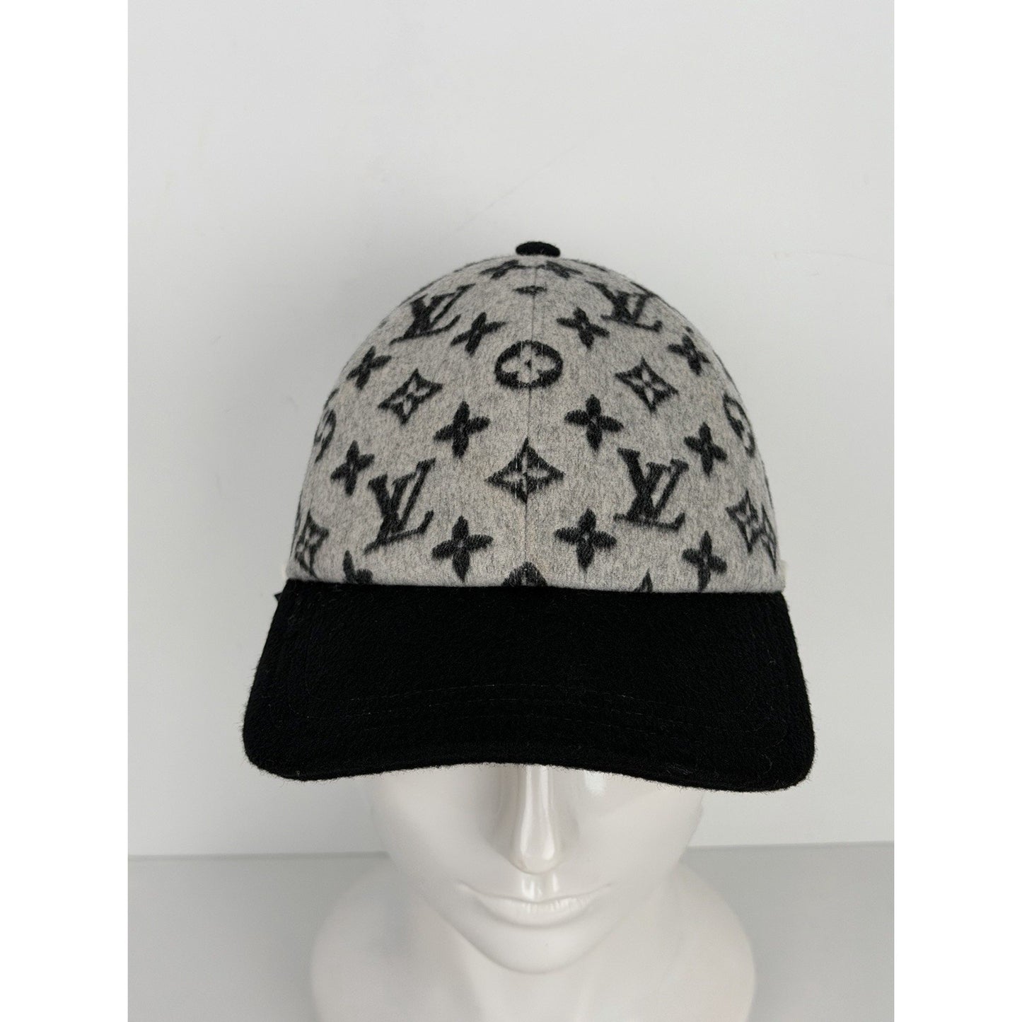 Louis Vuitton Carry On Cap Black Grey Wool Monogram M7210M Size M