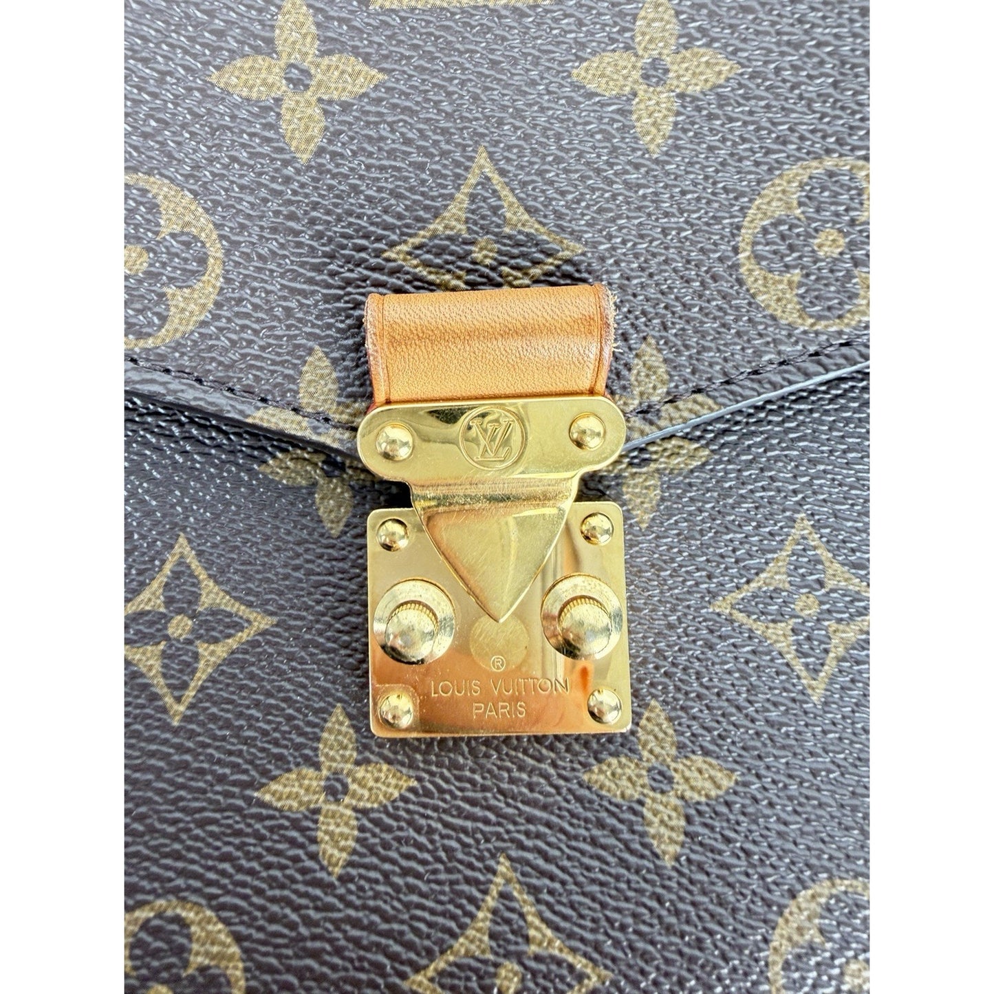 Louis Vuitton Monogram Pochette Metis Shoulder Bag NFC D-4