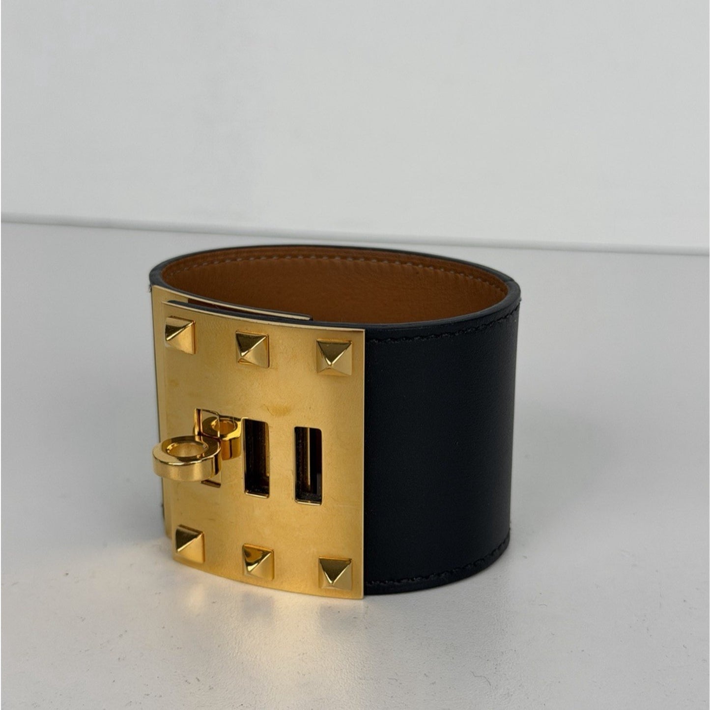 Hermes Kelly Dog Extreme Bracelet S Black Swift Leather Gold-Plated Pyramids S11