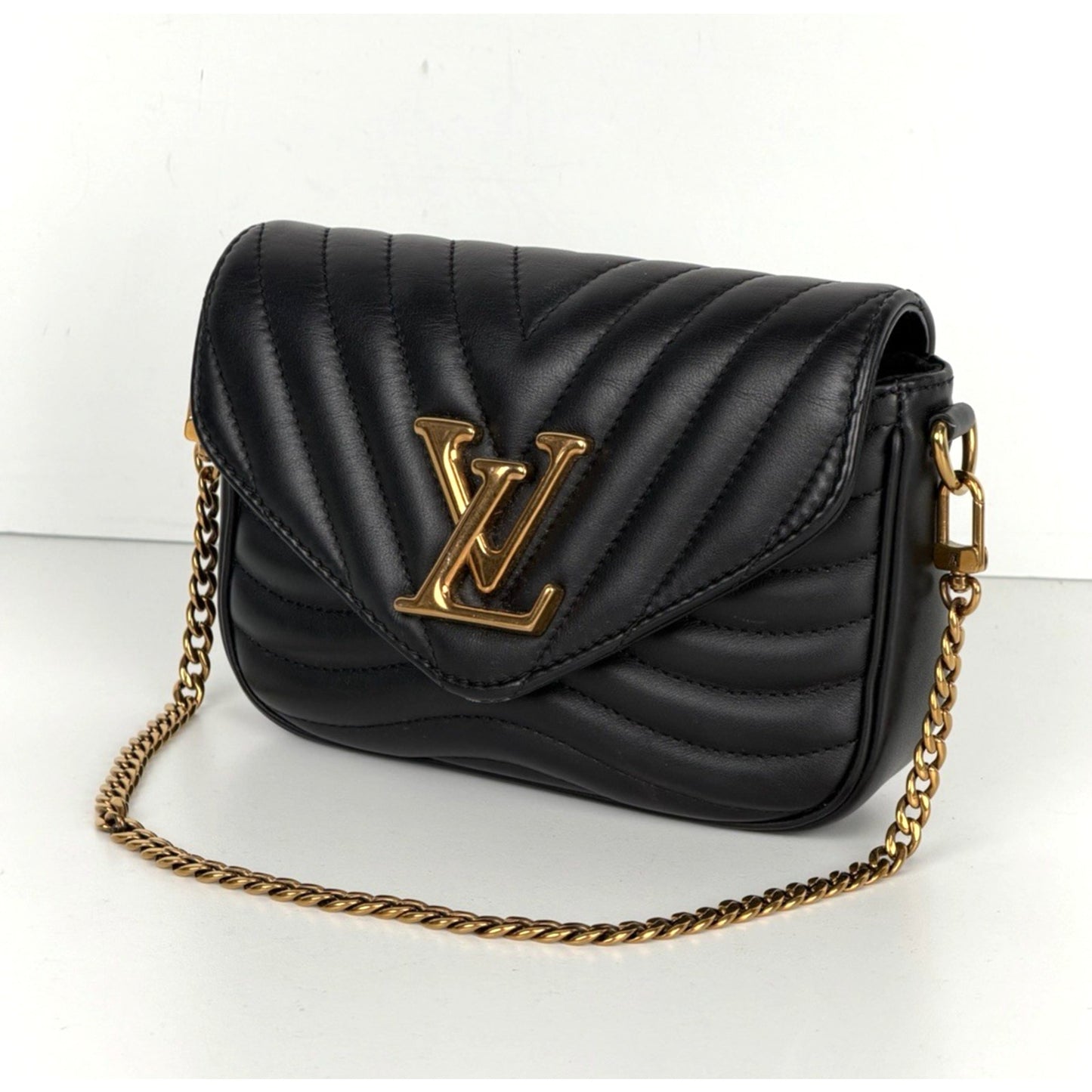 Louis Vuitton New Wave Multi Pochette Bag in Black Quilted Leather NFC S06