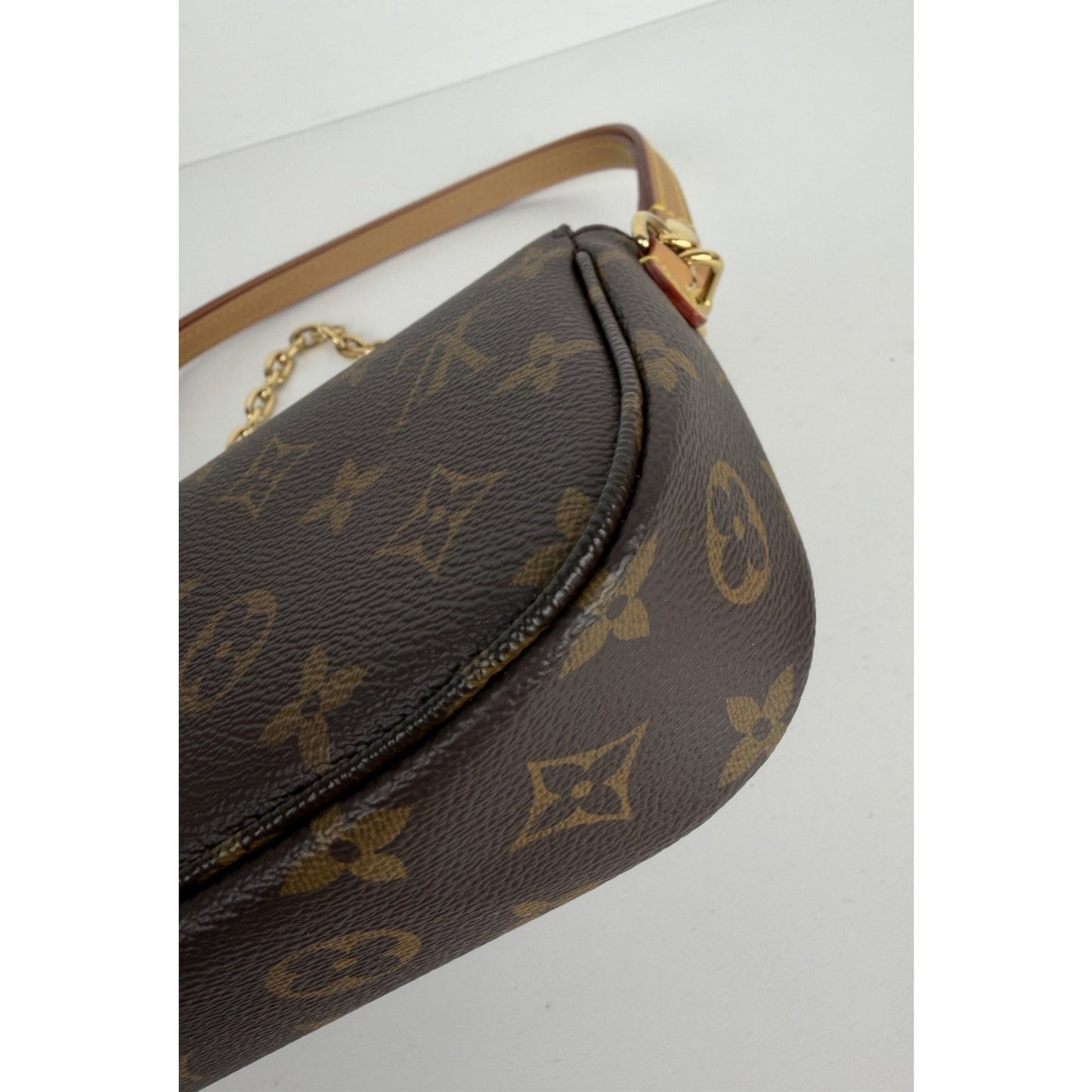 Louis Vuitton Ivy Wallet on Chain Bag in Monogram Brown Coated Canvas NFC C3