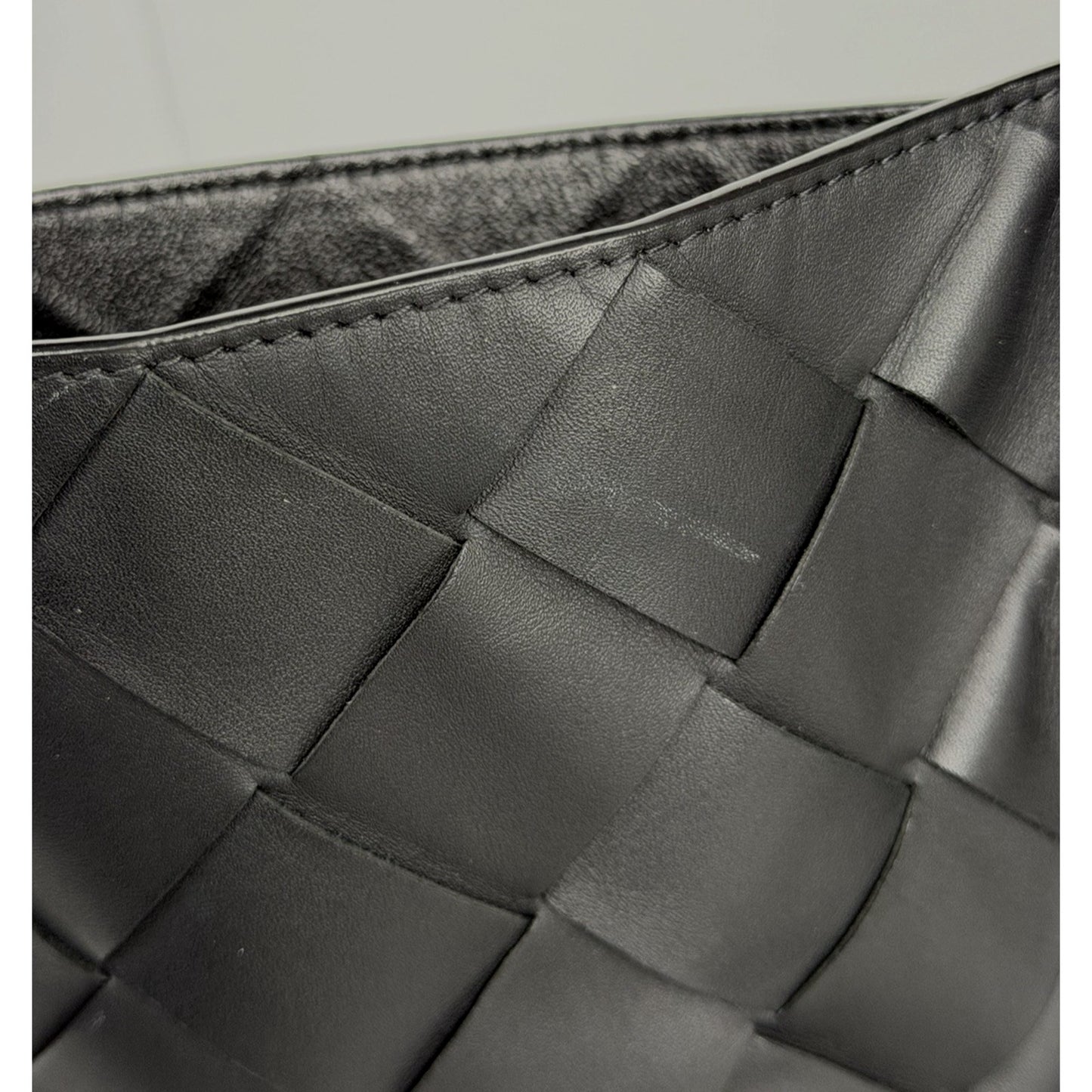 Bottega Veneta Cabat Maxi Intrecciato Tote Bag Medium in Black Leather R1