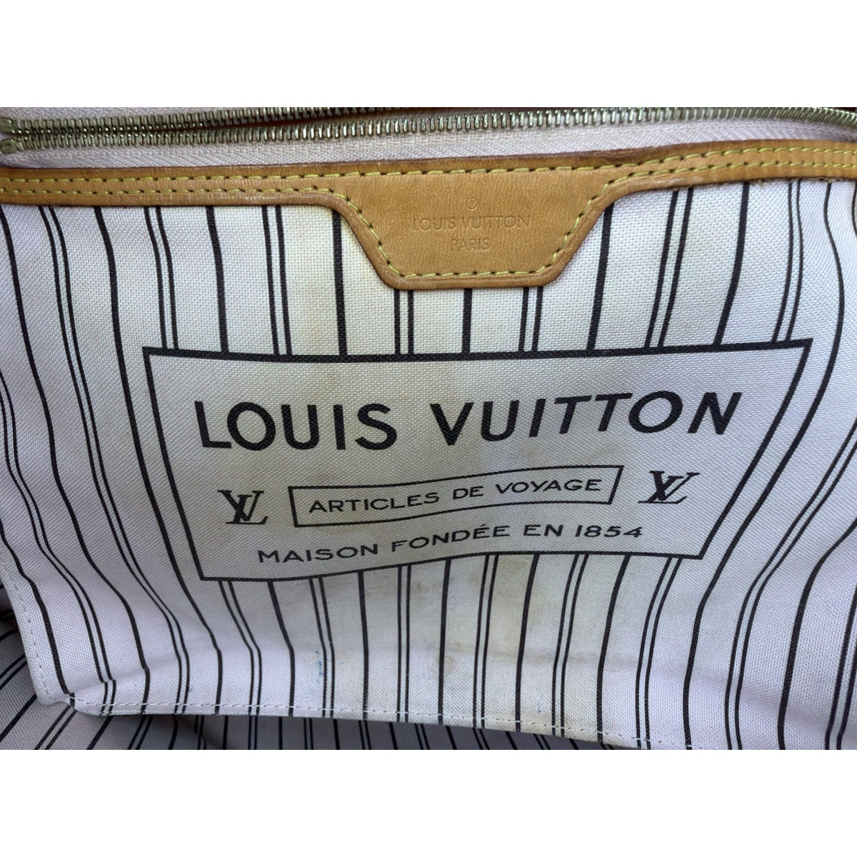 Louis Vuitton Neverfull MM Tote Bag in LV Monogram Brown Coated Canvas 2015 S22
