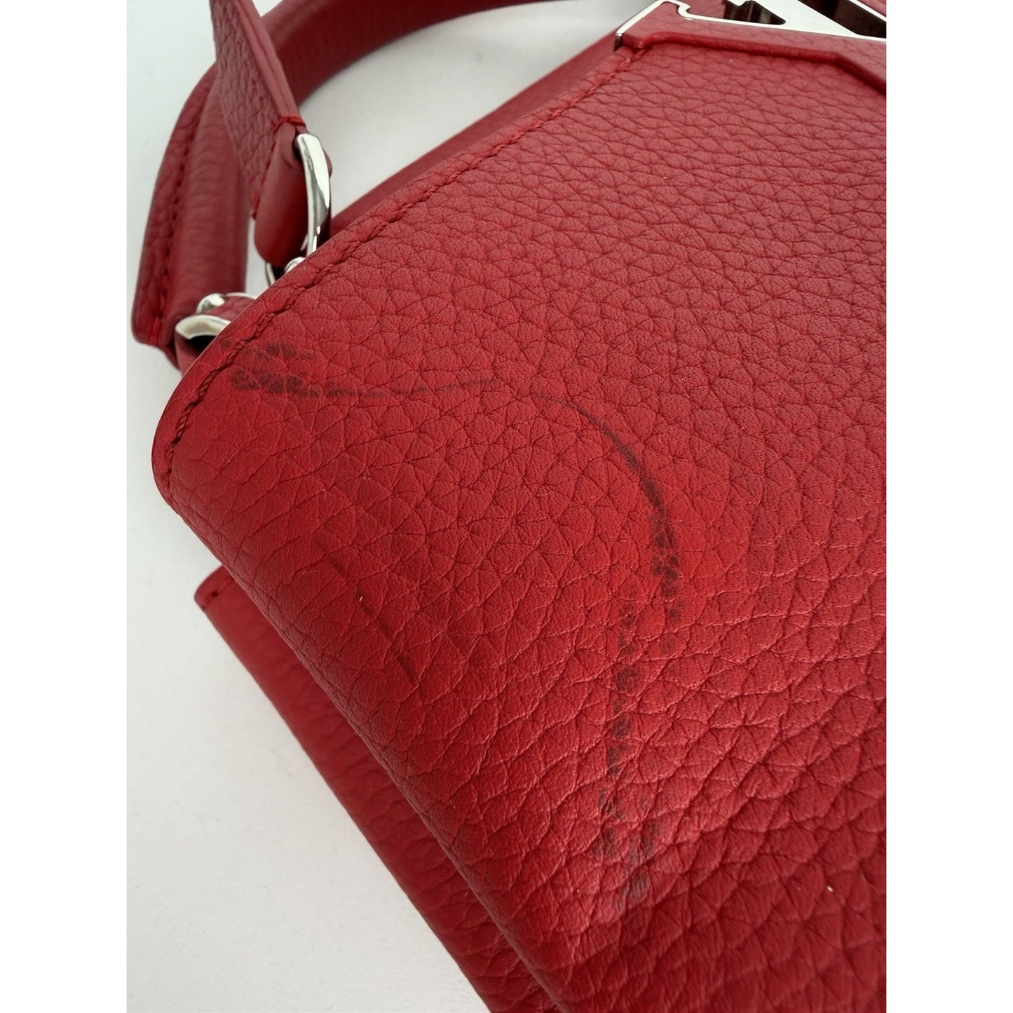 Louis Vuitton Capucines Shoulder Bag BB in Red Taurillon Leather 2017 D8