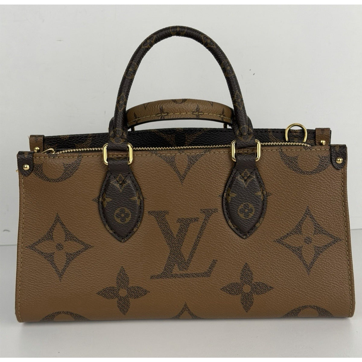 Louis Vuitton OnTheGo East West HandBag Monogram Reverse Brown Canvas NFC E2