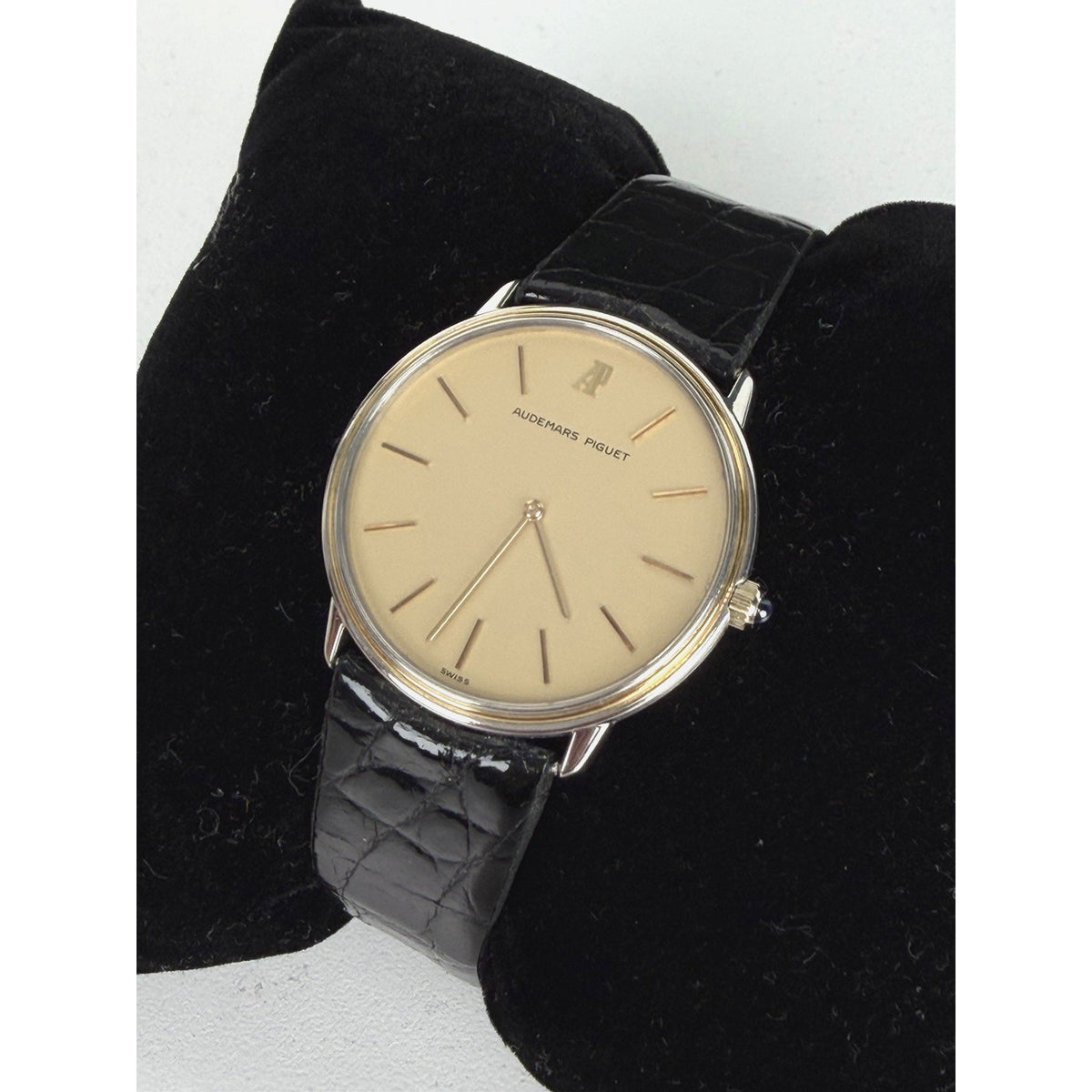 Audemars Piguet Ultra-Slim Dress Watch 6054 from 1983 in Champagne Dial