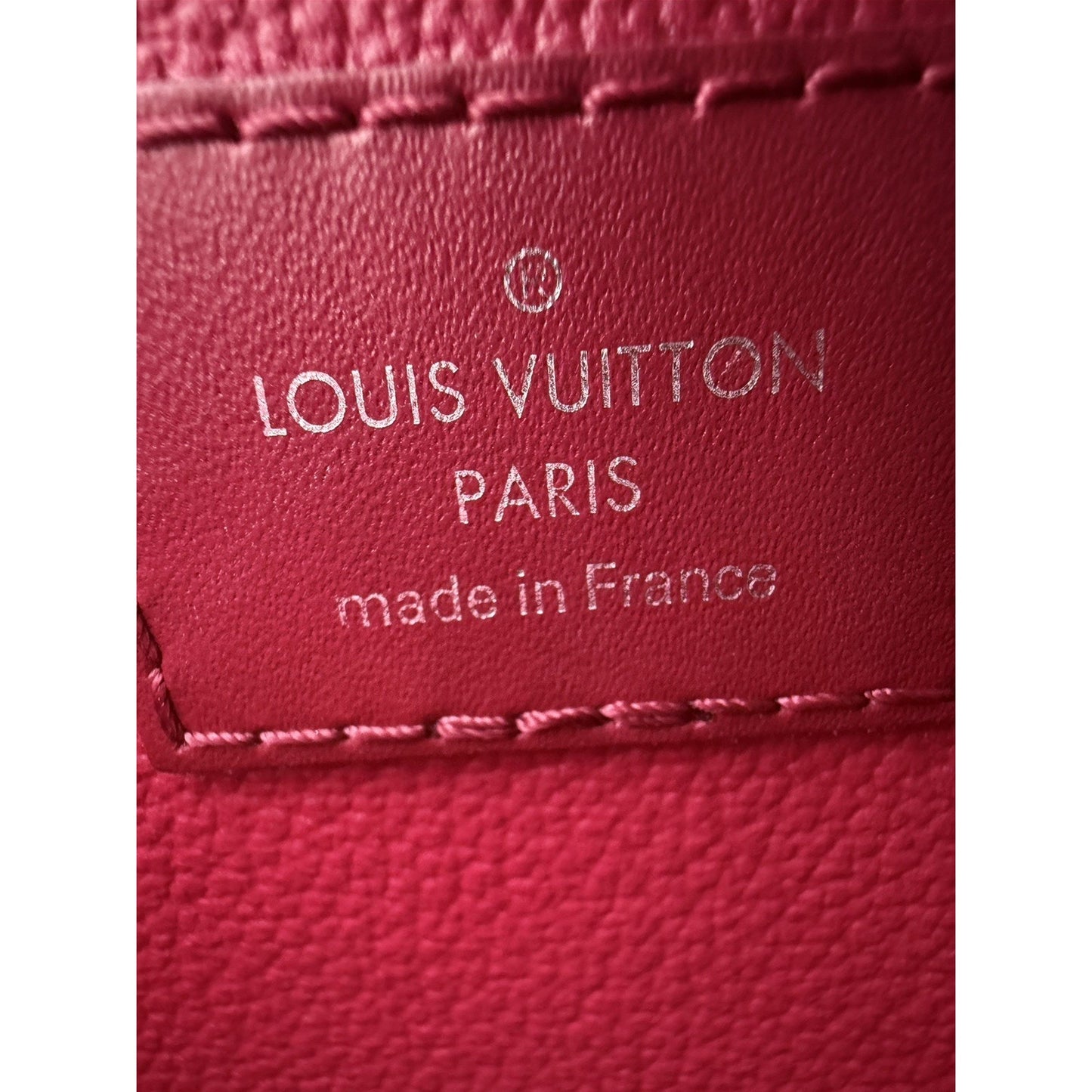 Louis Vuitton Toiletry Pouch 26 Fuchsia Leather & Silver-tone Zipper 2018 K1