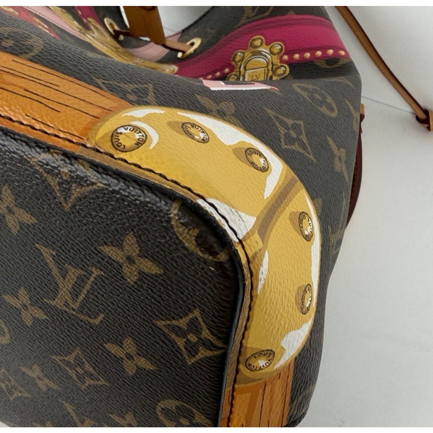Louis Vuitton NeoNoe Shoulder Bag Limited Edition Trunks Monogram Canvas C4