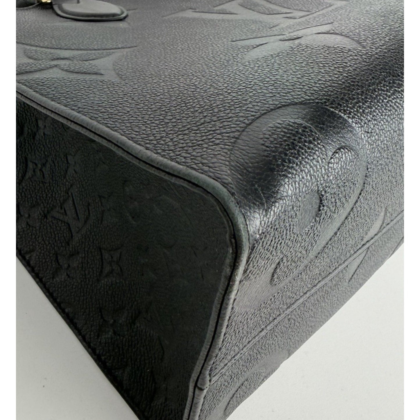 Louis Vuitton OnTheGo MM Bag in Black Monogram Empreinte Leather NFC D9
