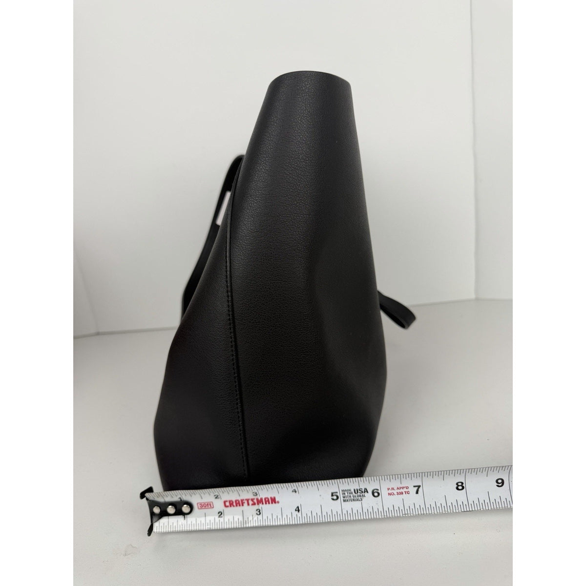 Saint Laurent E/W Shopping Tote Shoulder Bag in Black Leather With Pouch S-07