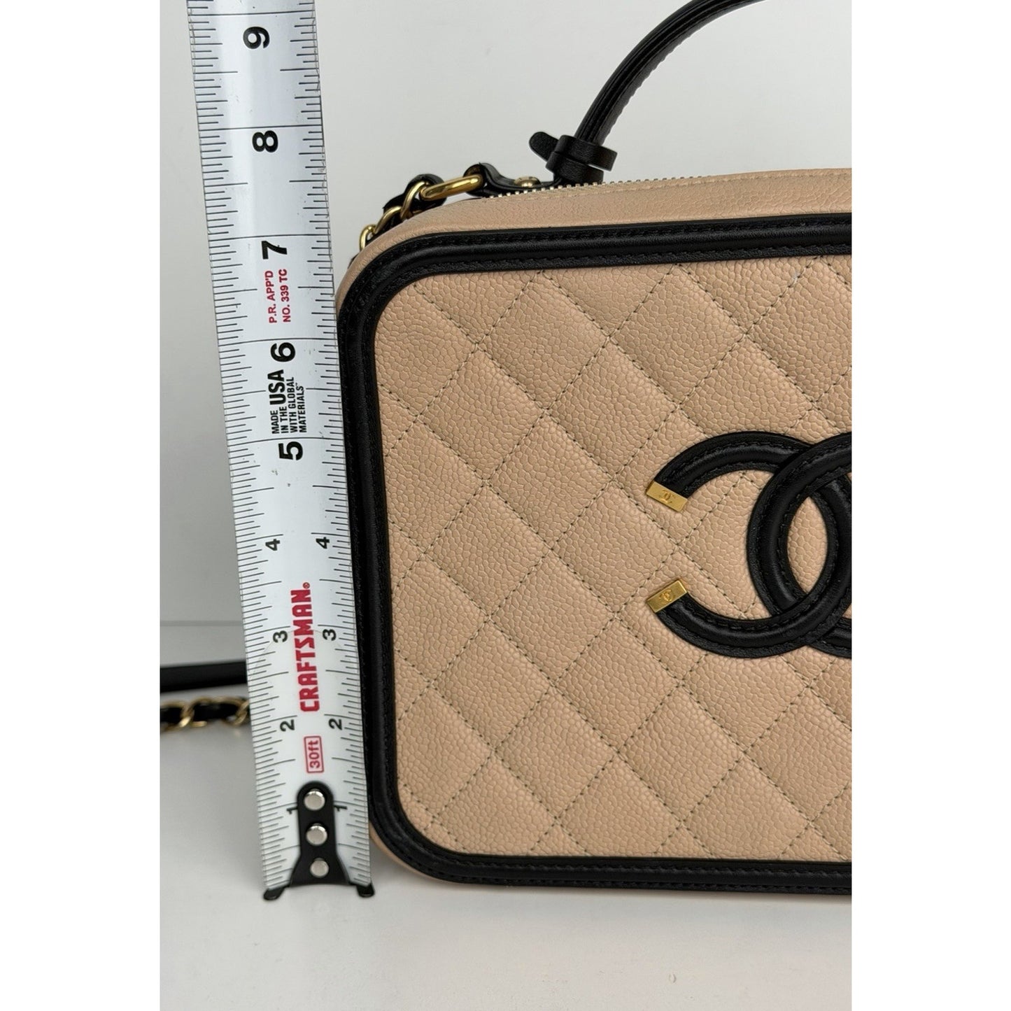 Chanel CC Filigree Vanity Case Large Beige Quilted Caviar Leather 2016-2017 D6