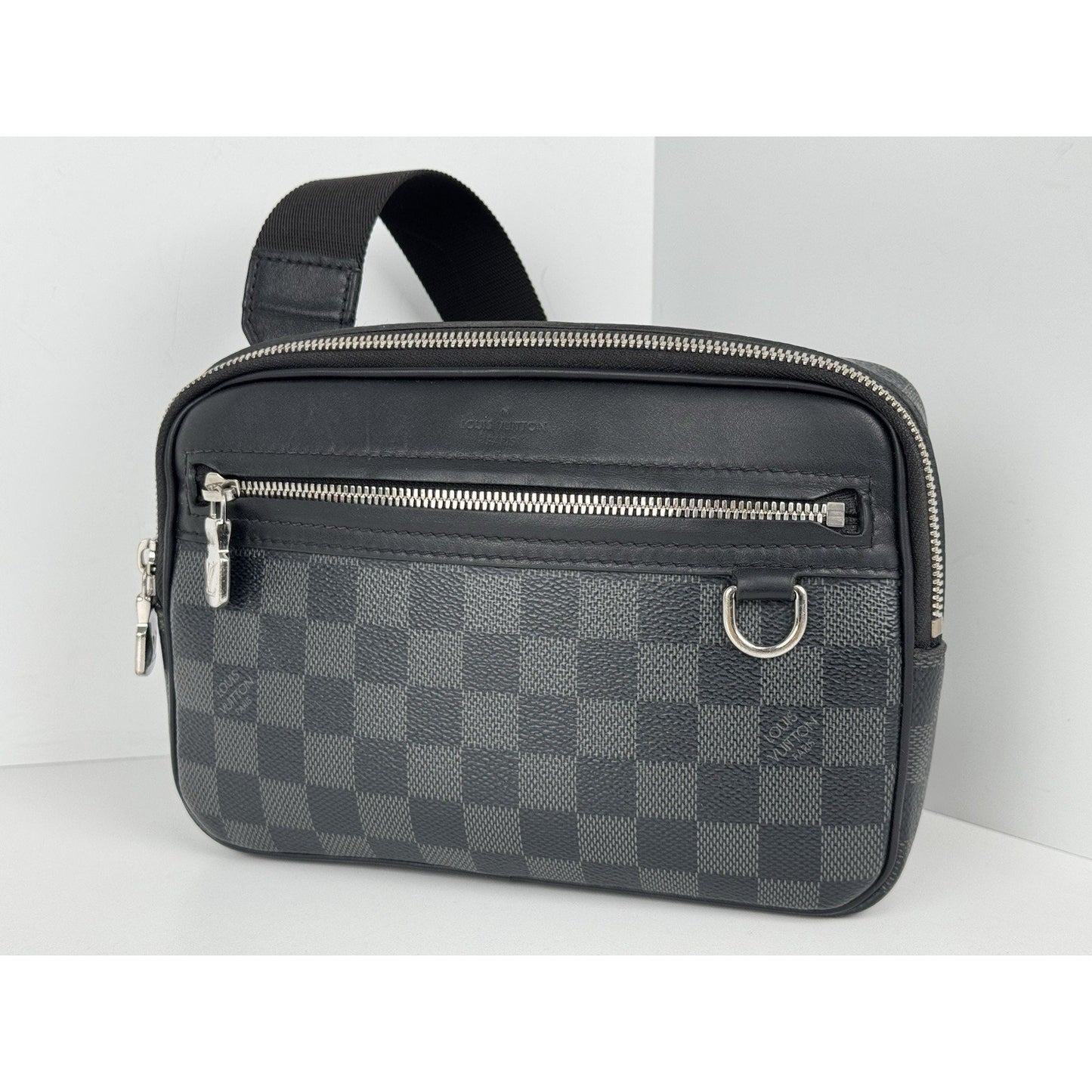 Louis Vuitton Damier Graphite Scott Messenger Bag Black with Silver Hardware C-1