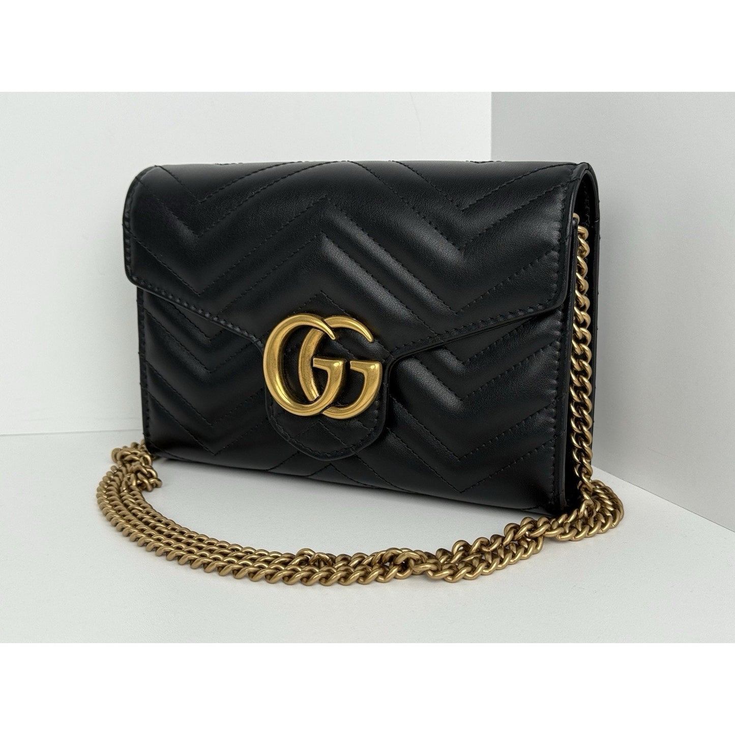 Gucci GG Marmont Black Matelassé Leather Shoulder Bag with Gold Chain