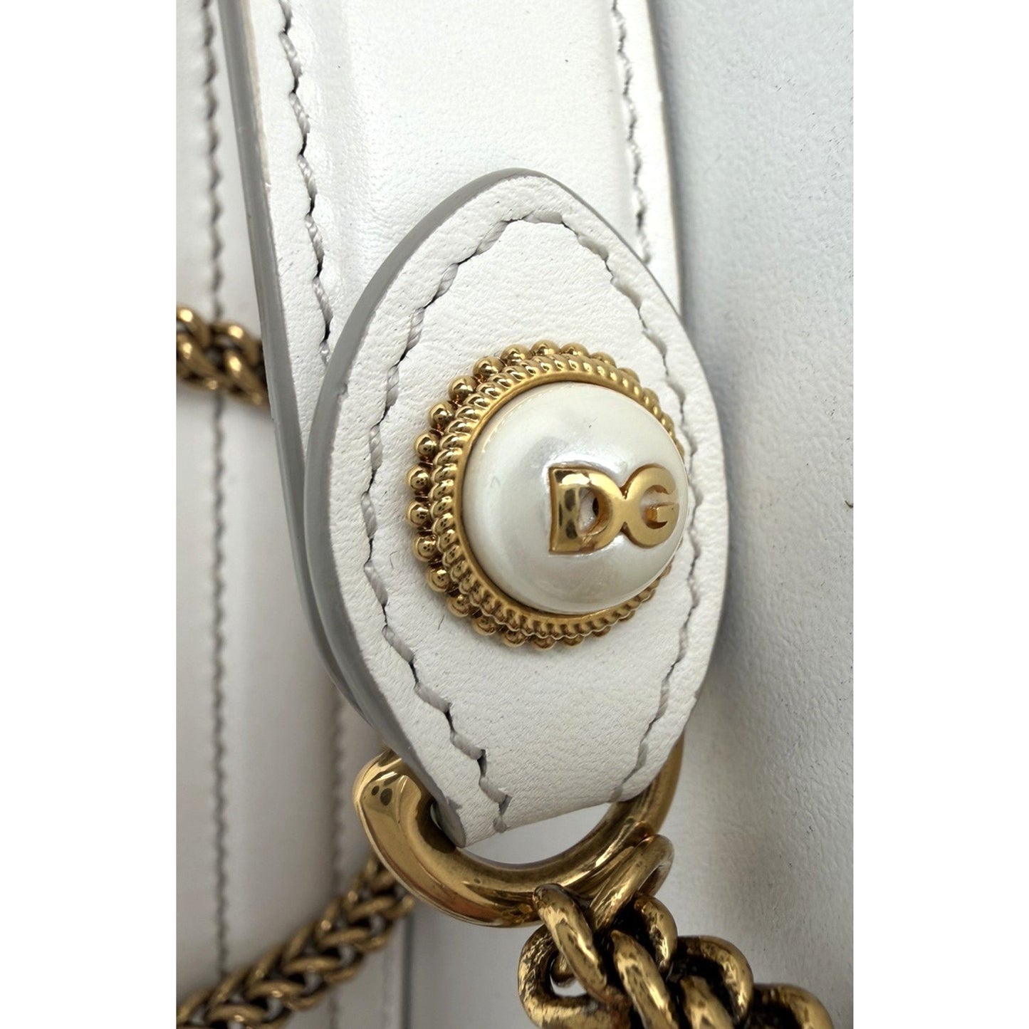 Dolce & Gabbana DG Amore Shoulder Bag Small in White Smooth Calfskin S07