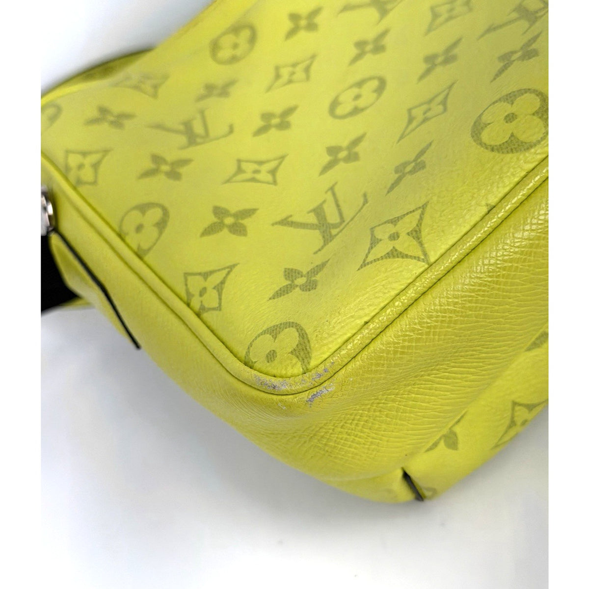 Louis Vuitton Taigarama Messenger Bag Taiga Leather Coated Canvas 2019 S11