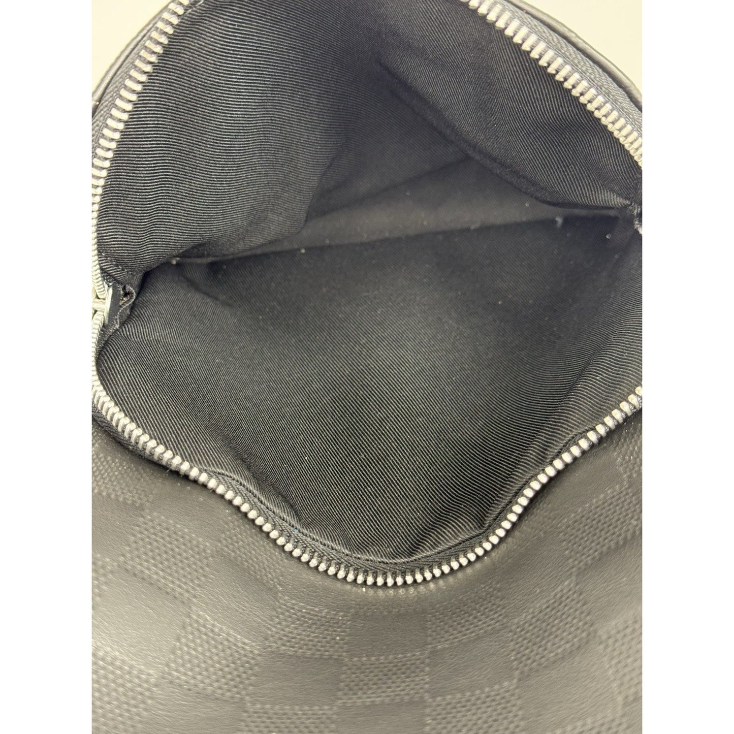 Louis Vuitton Avenue Sling Bag Damier Infini Leather Crossbody Men's Bag