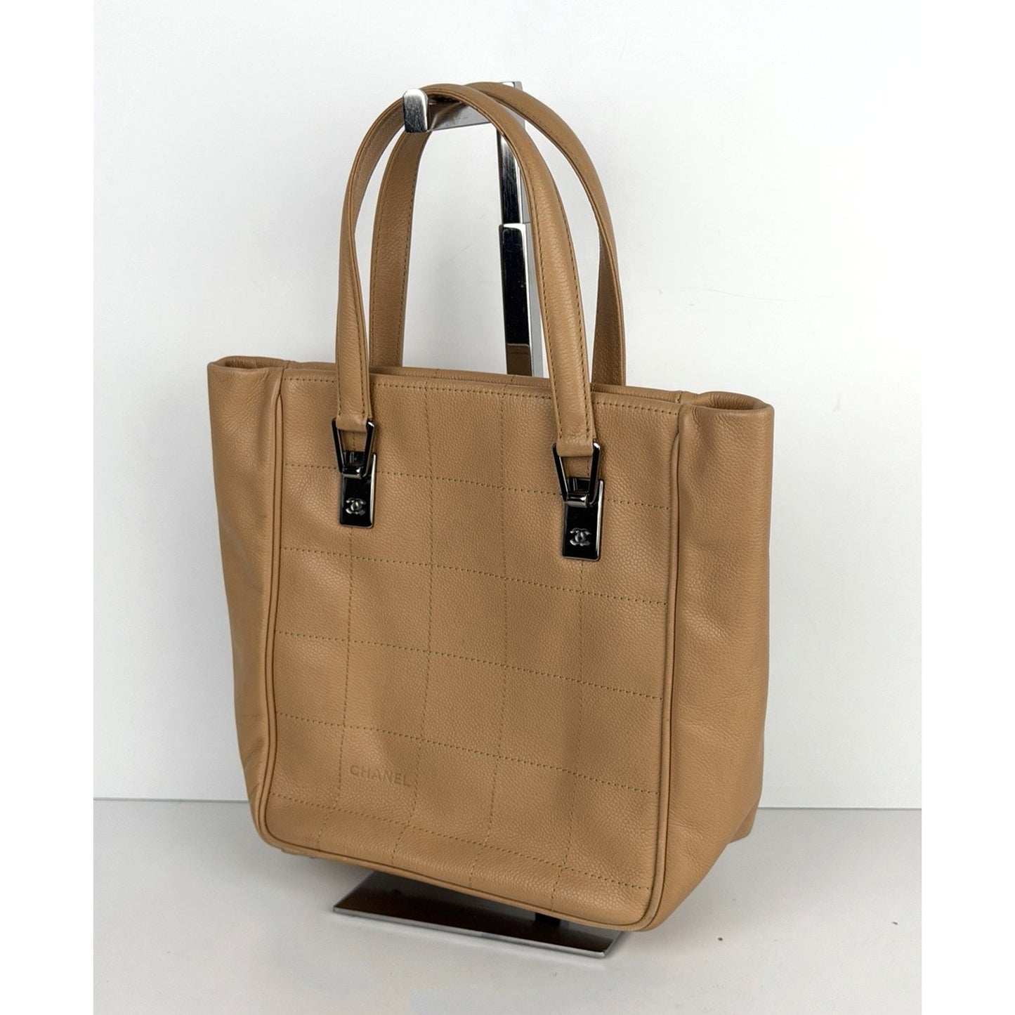 Chanel Chocolate Bar Tote Bag Vintage in Beige Quilted Leather 2003-2004 S-20