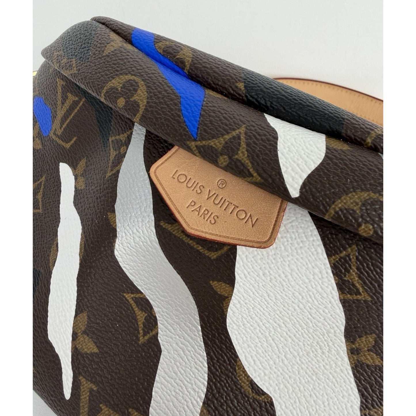Louis Vuitton x League of Legends Bumbag Monogram Blue&Silver Camouflage 2020 C8
