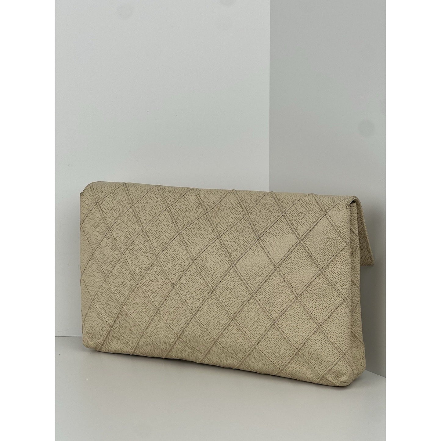 CHANEL Vintage (2000-2002) Caviar Diamond Stitch Oversized Flap Leather Clutch