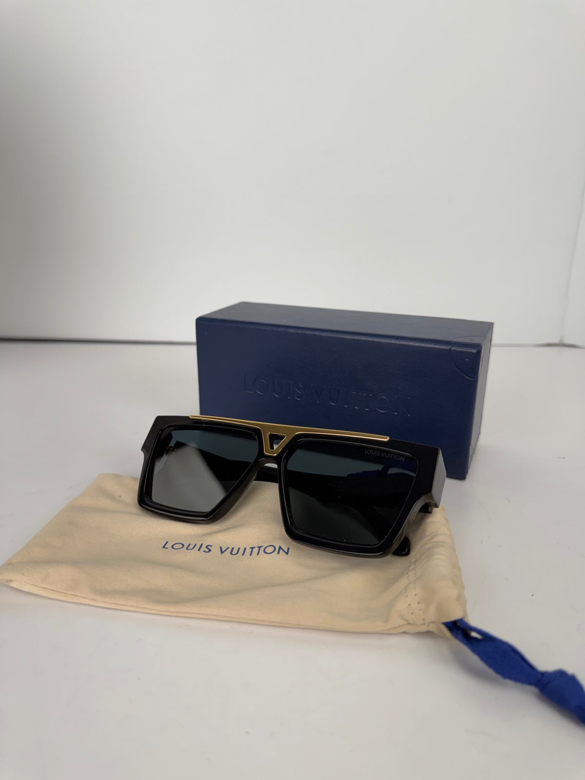 Actual item photograph — Louis Vuitton Z1502W sunglasses