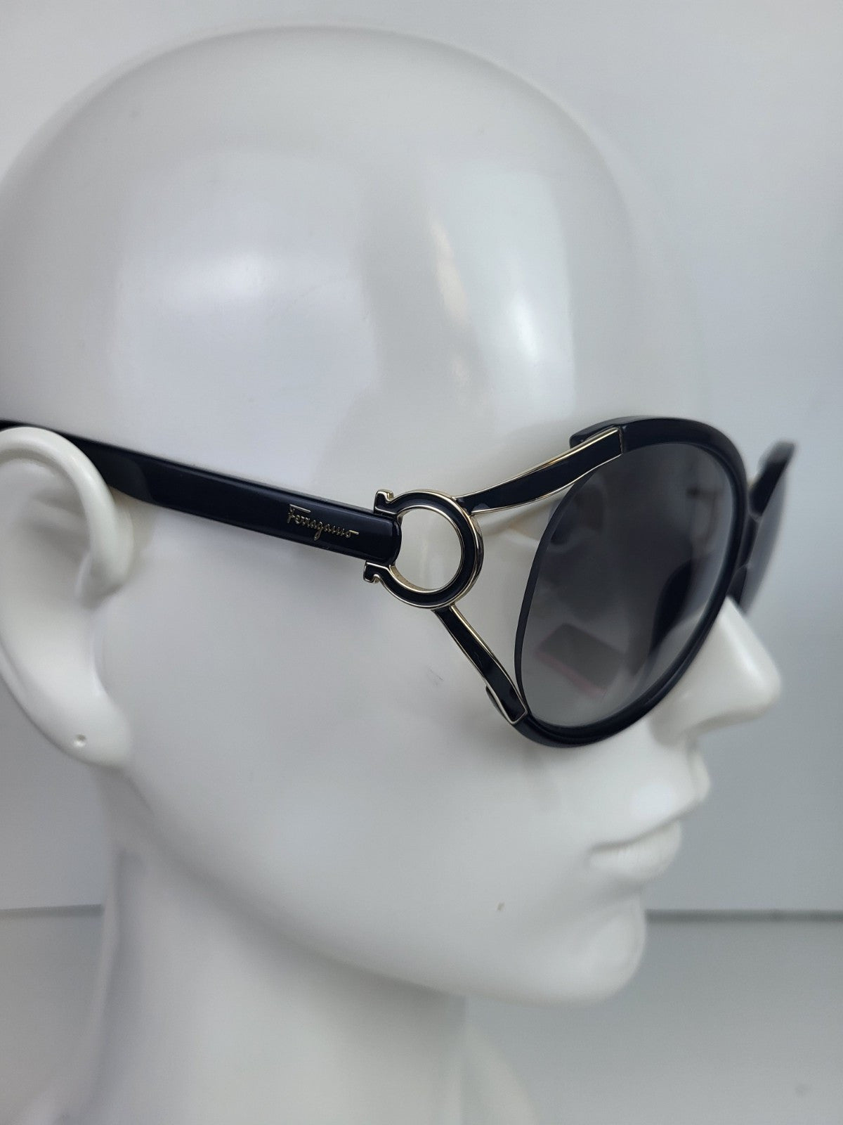Ferragamo Sunglasses SF600S Black Frame For Women 61/14