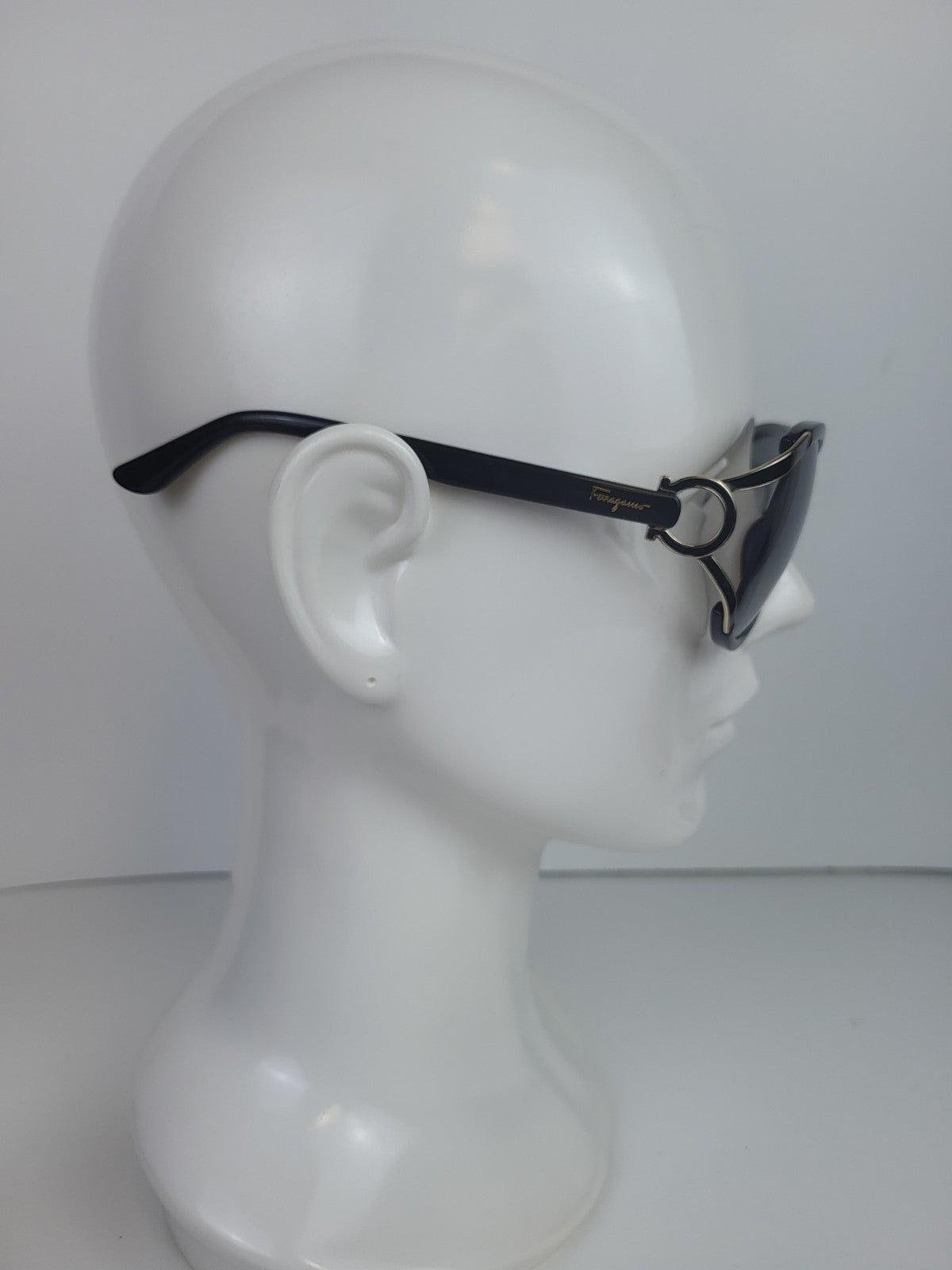 Ferragamo Sunglasses SF600S Black Frame For Women 61/14