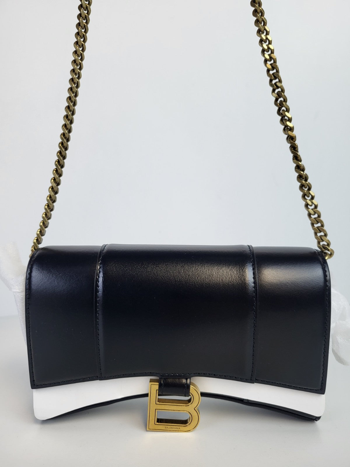 Balenciaga- WOMEN'S HOURGLASS WALLET ON CHAIN BOX IN BLACK