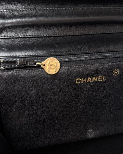 CHANEL Vintage CC Logo Shoulder Bag