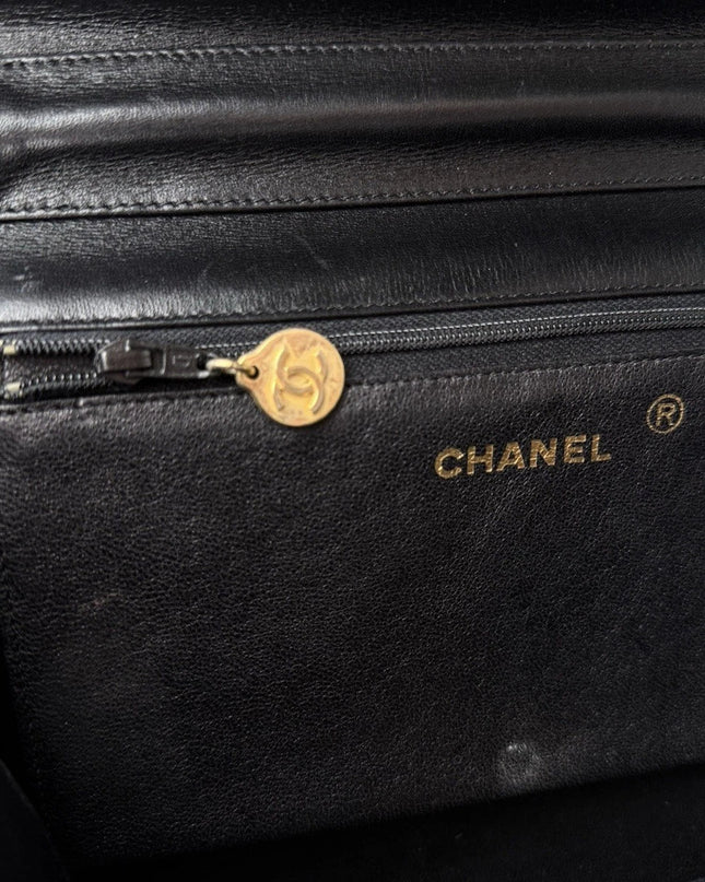 CHANEL Vintage CC Logo Shoulder Bag