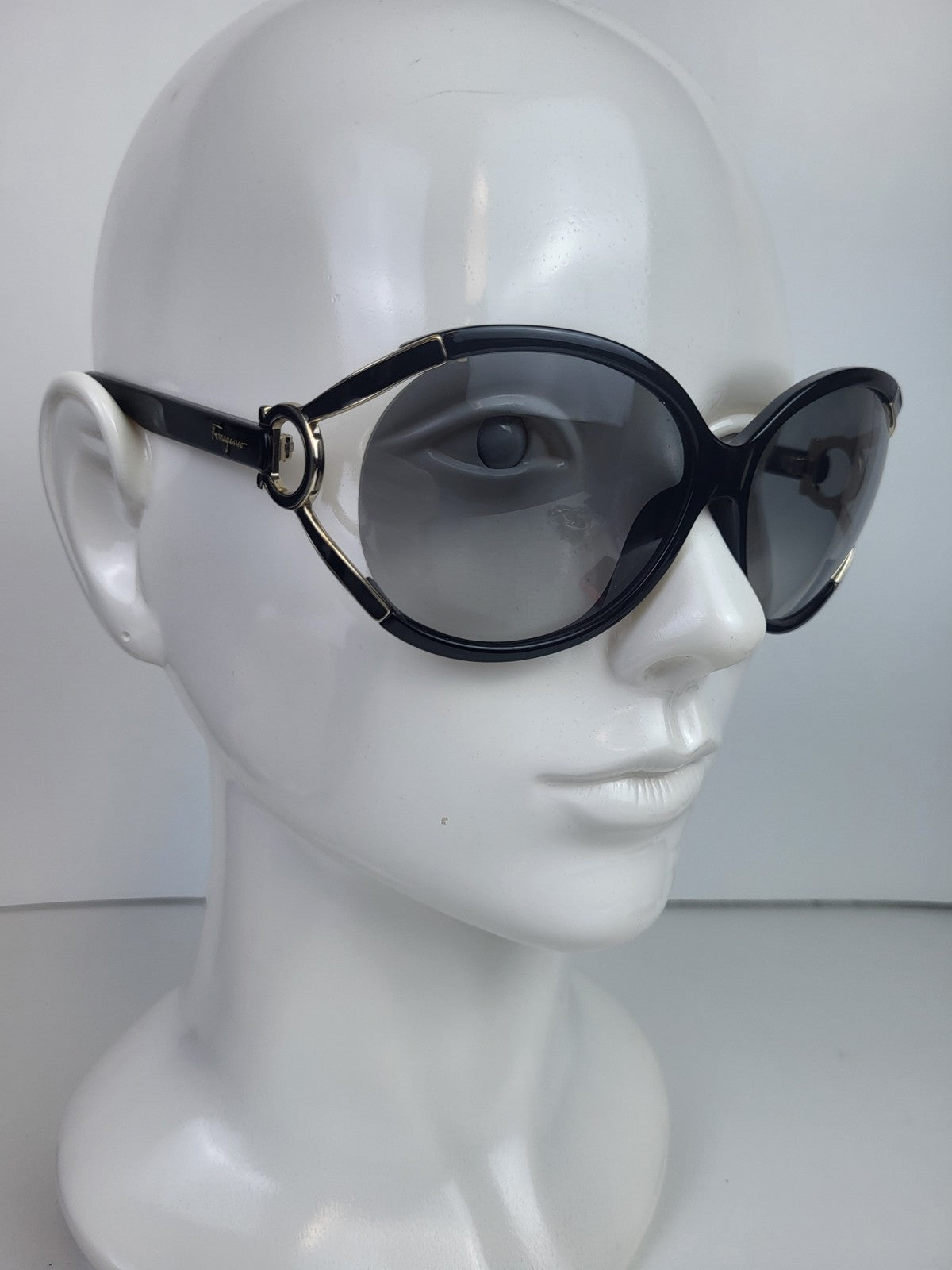 Ferragamo Sunglasses SF600S Black Frame For Women 61/14