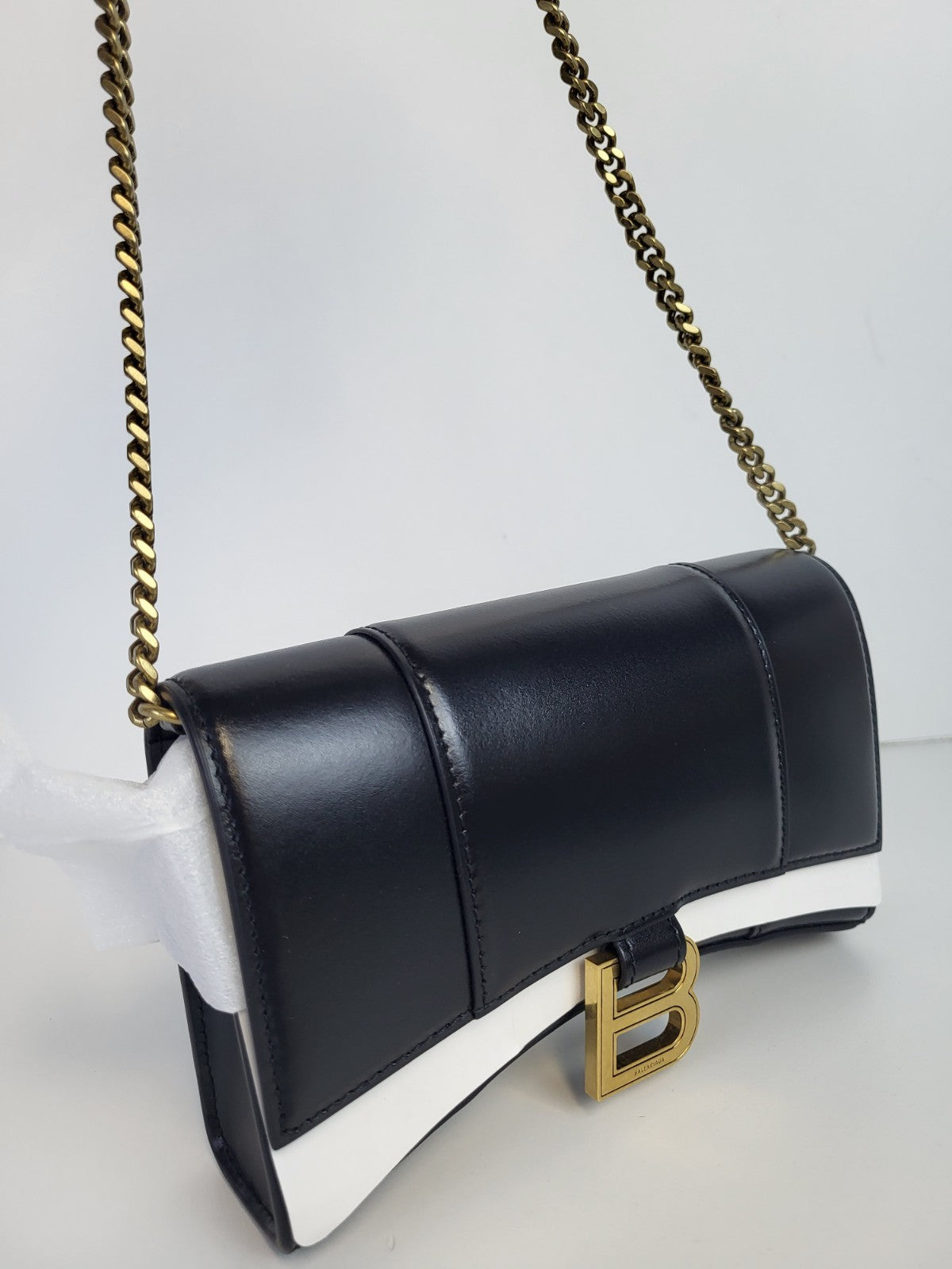 Balenciaga- WOMEN'S HOURGLASS WALLET ON CHAIN BOX IN BLACK