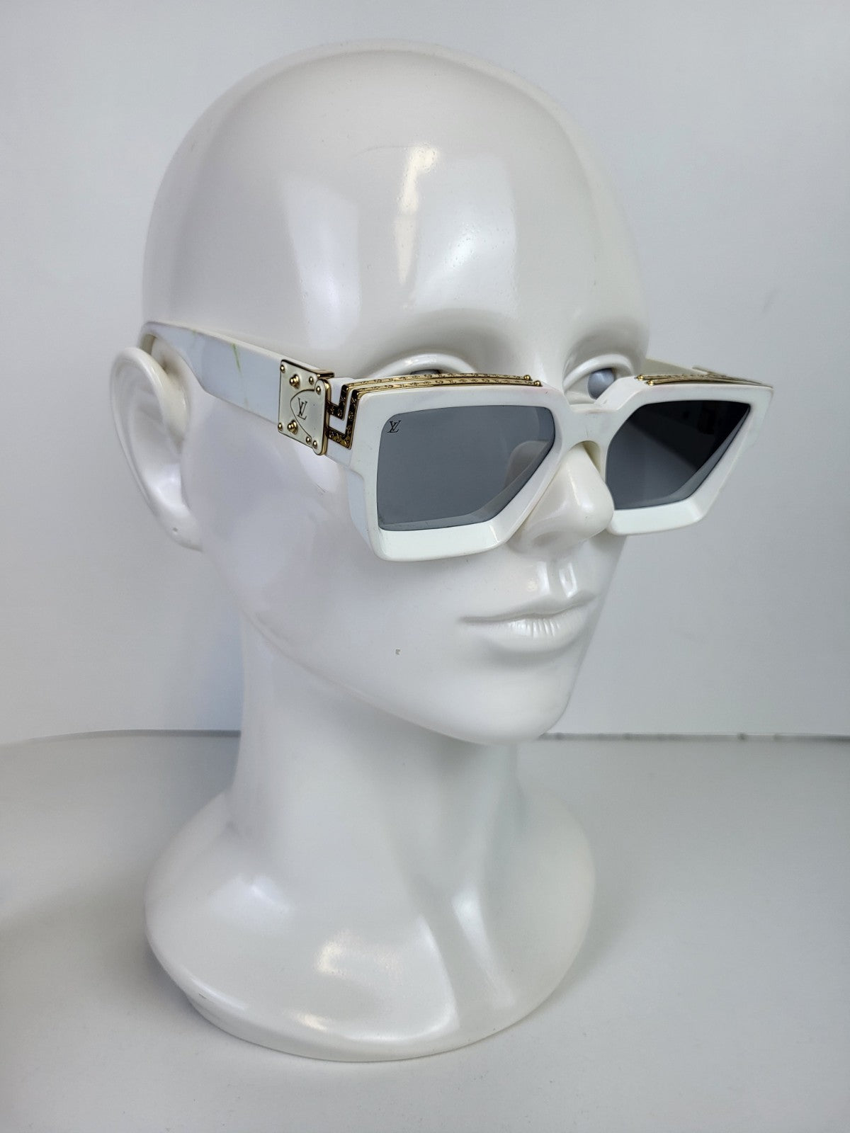 Louis Vuitton 2022 Millionaires 1.1 Sunglasses White 55/17