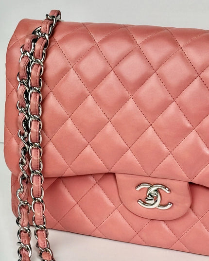 Chanel Jumbo Double Flap Shoulder Bag