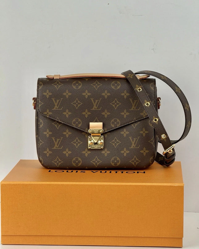 LOUIS VUITTON Monogram Pochette Metis Shoulder Bag