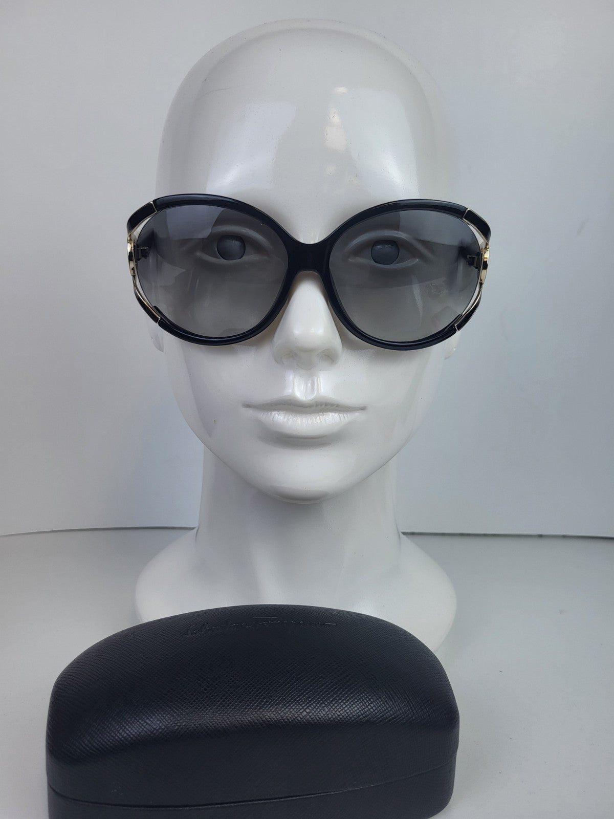 Ferragamo Sunglasses SF600S Black Frame For Women 61/14
