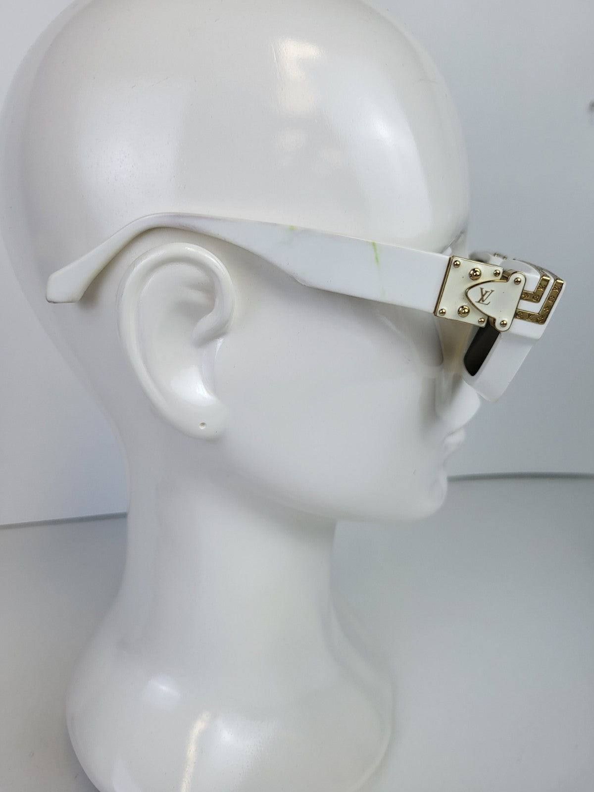 Louis Vuitton 2022 Millionaires 1.1 Sunglasses White 55/17