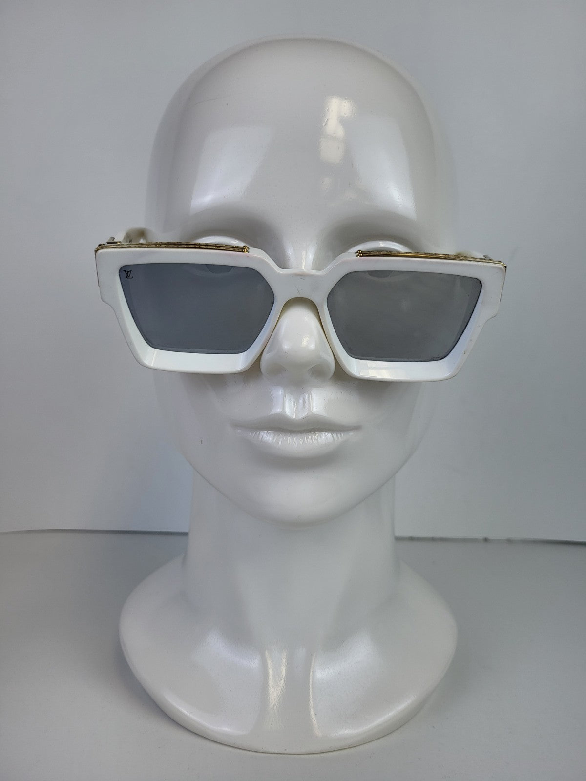 Louis Vuitton 2022 Millionaires 1.1 Sunglasses White 55/17